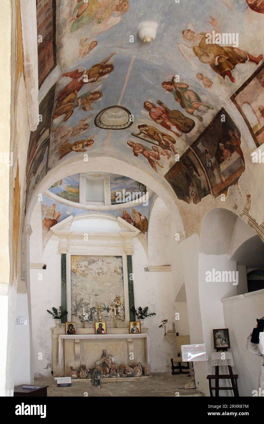 Locorotondo, Italien. Das Innere der Chiesa di San Nicola aus dem 17. Jahrhundert. Stockfoto