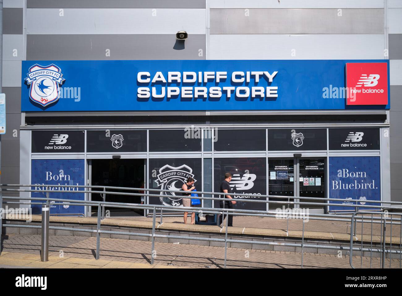 Superstore im Cardiff City Stadium in Cardiff South Wa;es UK Stockfoto