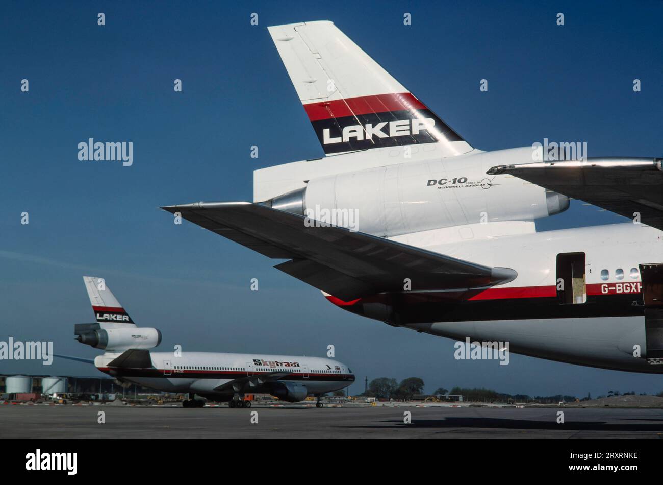 Zwei Laker Airways McDonnell Douglas DC-10 Flugzeuge in den 1980er Jahren Stockfoto