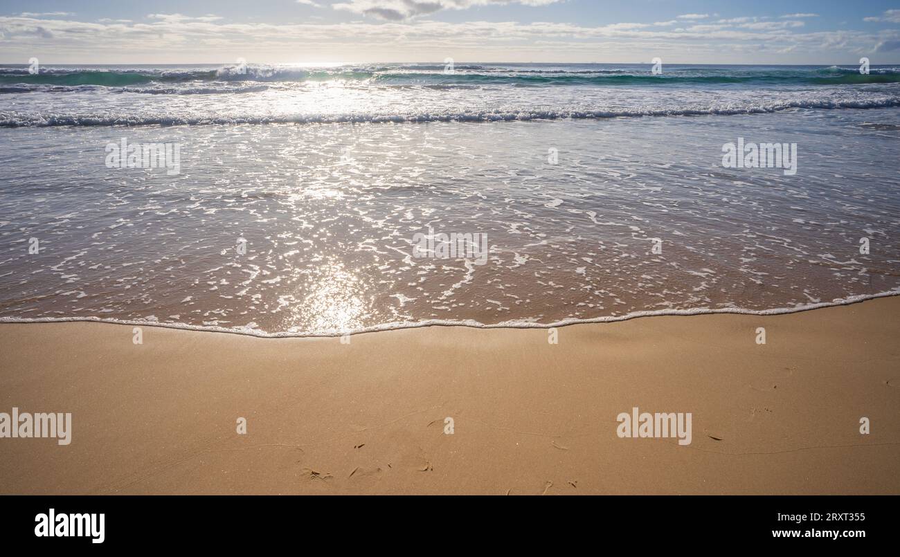 Leerer konzeptioneller Hintergrund mit Copyspace für Werbung Surf Urlaub Sunshine Coast Queensland Sonne Surf Sandstrände. Früher Morgen, Ex Stockfoto