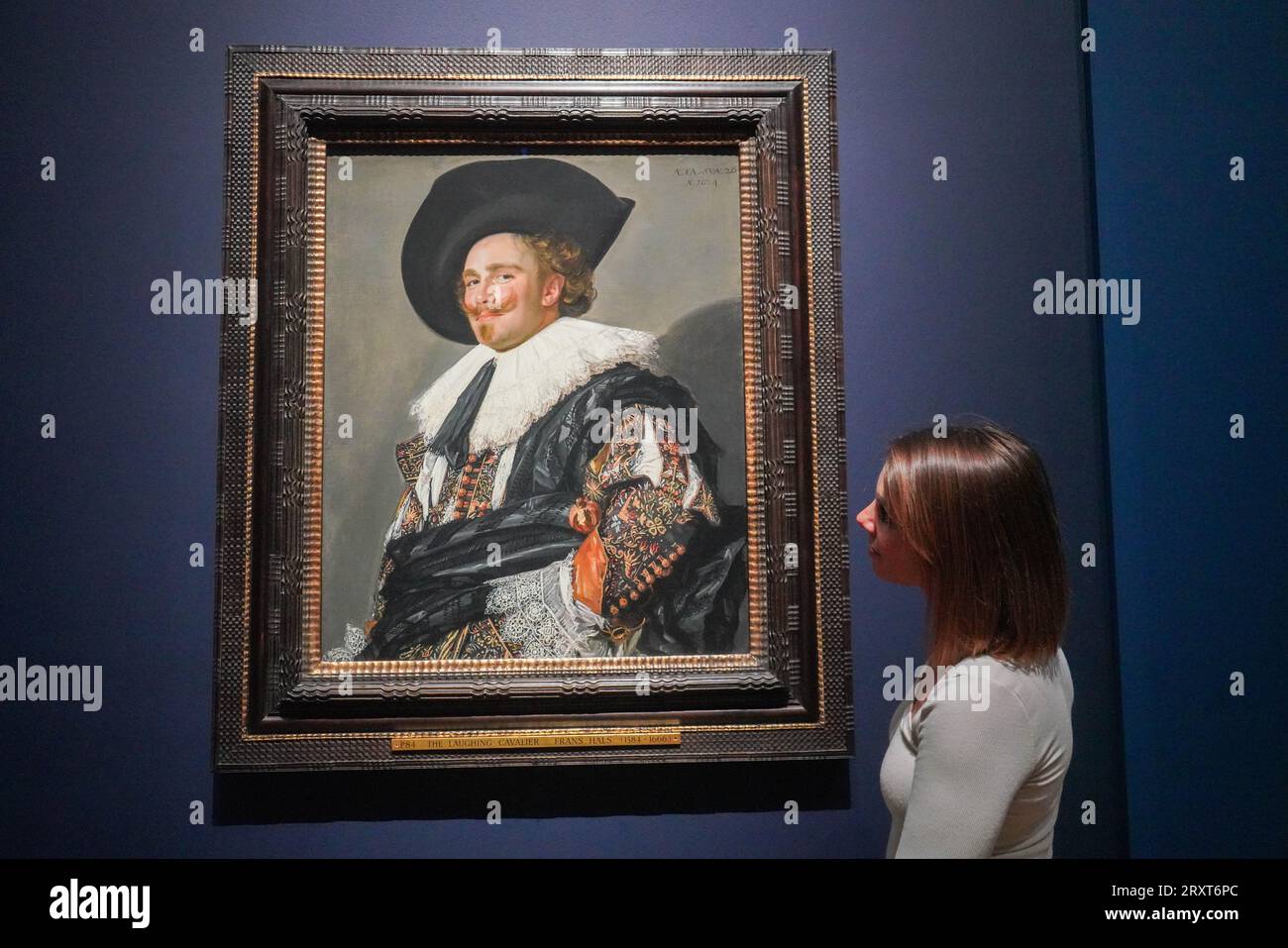 London UK. 27. September 2023. Der Lachende Kavalier, 1624. Die Eröffnung der Ausstellung der Credit Suisse in der National Gallery ist die erste monografische Großausstellung, die dem niederländischen Porträtmaler aus dem 17. Jahrhundert seit einer Generation gewidmet ist. Die Ausstellung findet vom 30. September bis 21. Januar in der National Gallery statt. Credit amer ghazzal/Alamy Live News Stockfoto