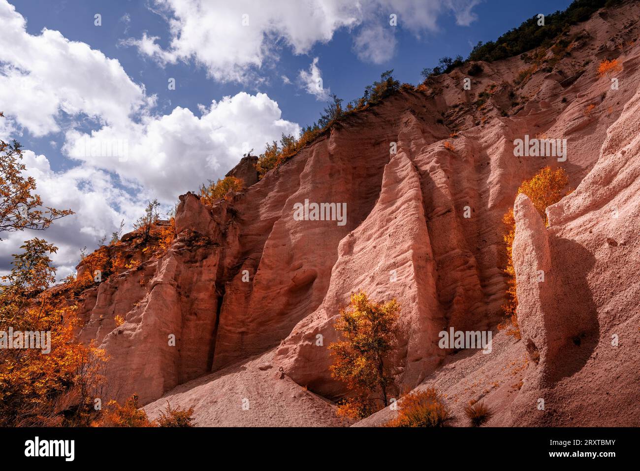 Besondere geologische Formationen im Naturpark Lame Rosse in der Region Marken Stockfoto