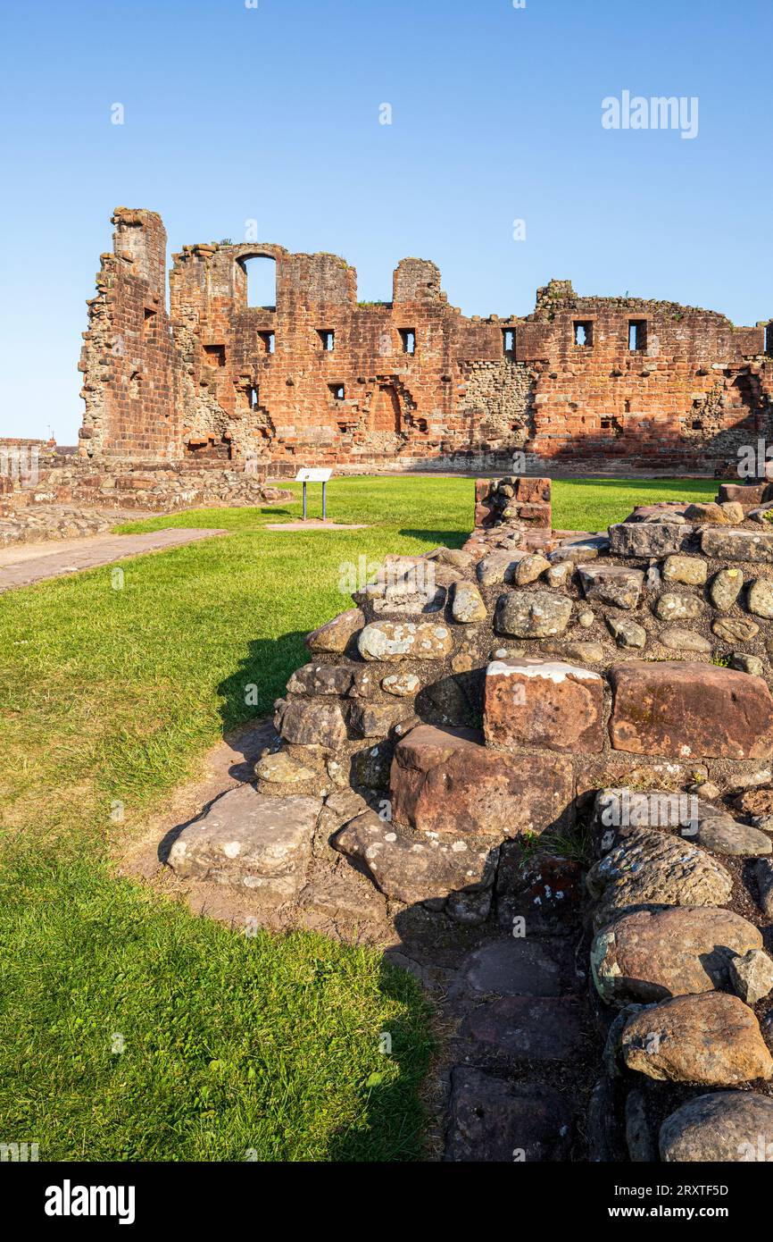 Abendbeleuchtung auf Penrith Castle, das Ende des 14. Jahrhunderts in Penrith, Cumbria, England, gebaut wurde Stockfoto