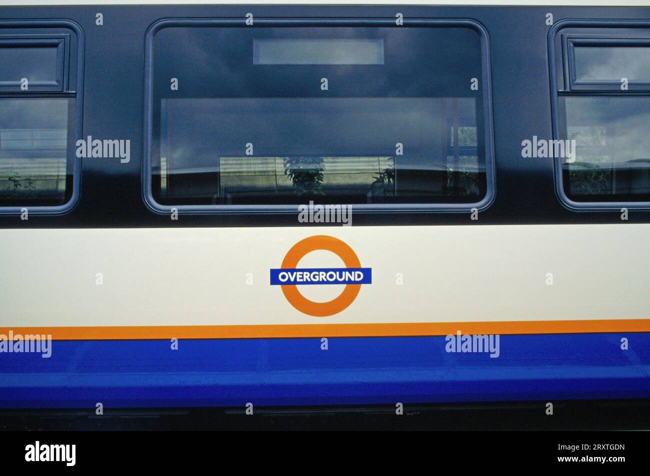 Firmenlogo „Overground Stock“, London, England Stockfoto