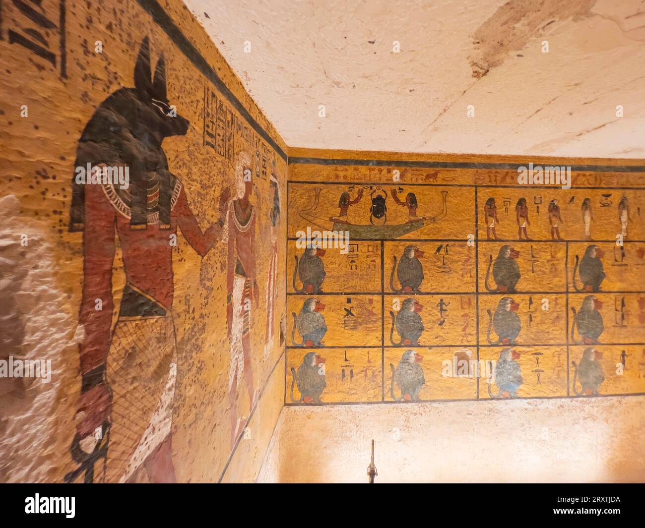 Reliefs und Gemälde im Grab von Tutanchamun, der um 1334 bis 1325 v. Chr. regierte, Dynastie 18, Tal der Könige, UNESCO, Theben Stockfoto