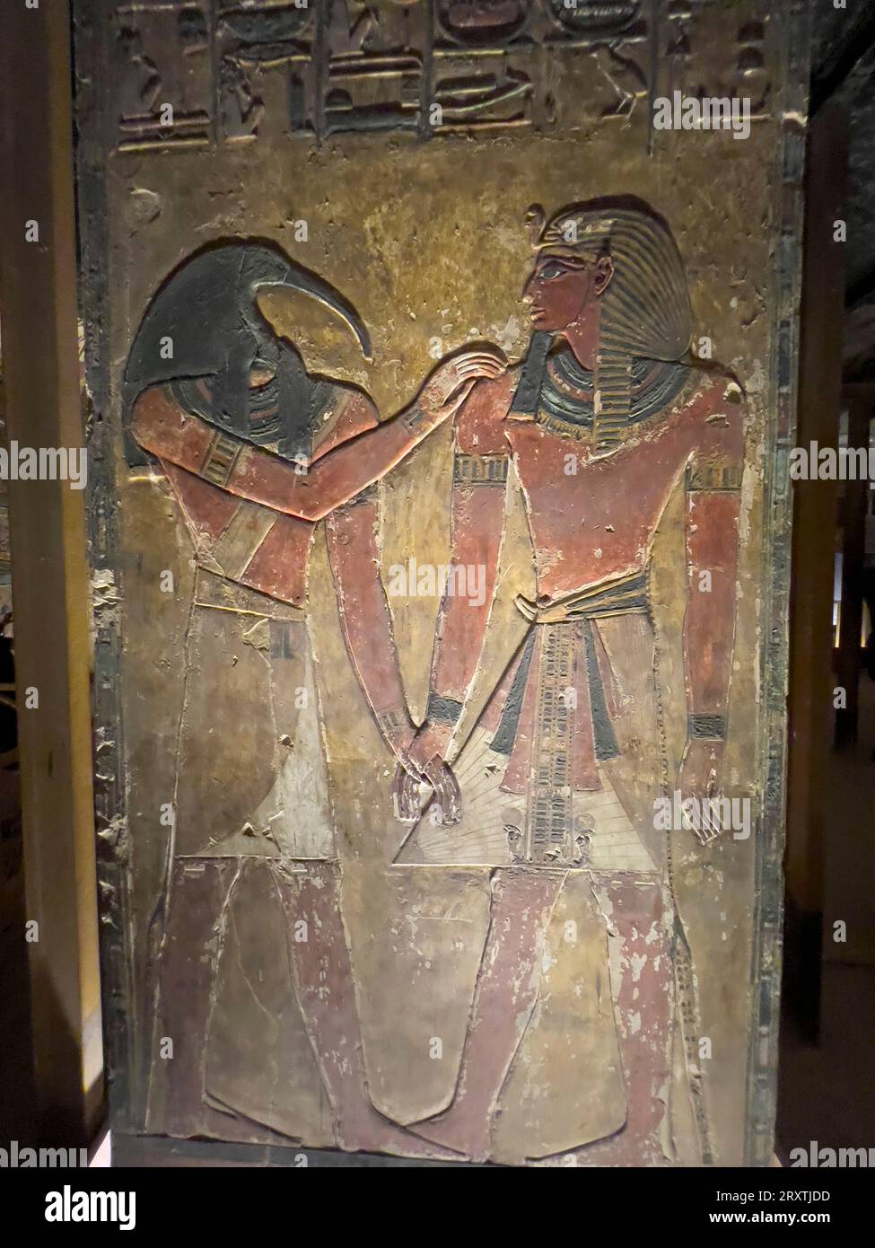 Reliefs und Gemälde im Grab von Pharao Sety I., dem Grab von APIs, Dynastie 19, Tal der Könige, UNESCO-Weltkulturerbe, Theben Stockfoto
