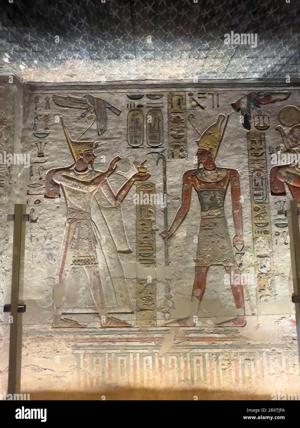 Reliefs und Gemälde im Grab KV11, dem Grab des alten ägyptischen Ramesses III, Tal der Könige, UNESCO-Weltkulturerbe, Theben Stockfoto