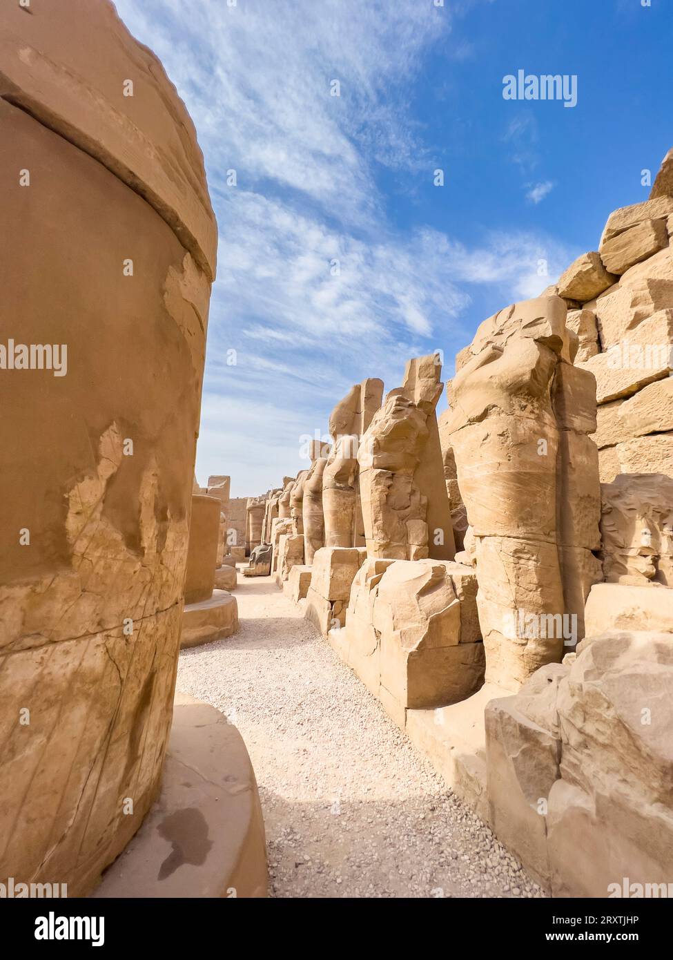 Der Tempelkomplex von Karnak umfasst eine riesige Mischung aus Tempeln, Pylonen, Kapellen und anderen Gebäuden, die zum UNESCO-Weltkulturerbe gehören, in der Nähe von Luxor, Theben Stockfoto