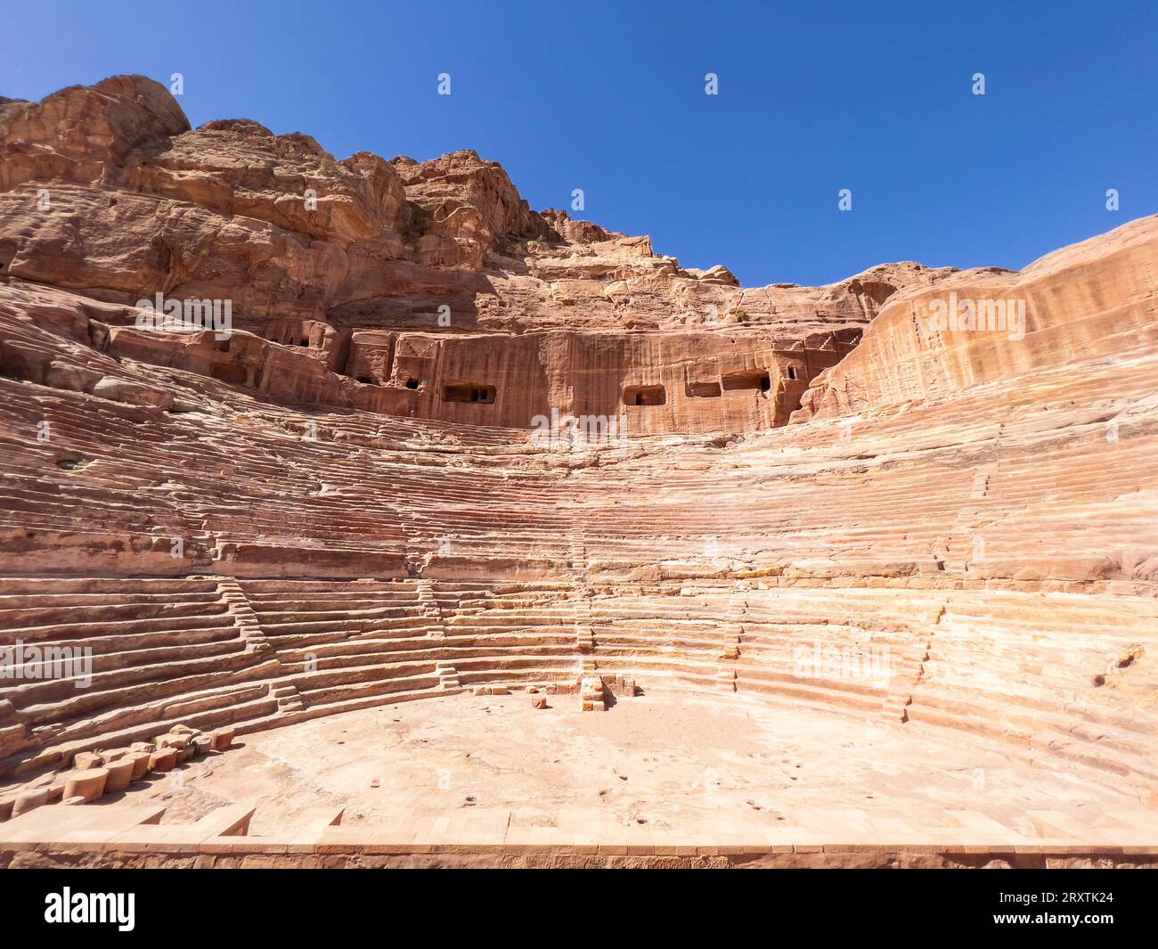 Das Theater, der archäologische Park von Petra, UNESCO-Weltkulturerbe, eines der Neuen Sieben Weltwunder, Petra, Jordanien, Naher Osten Stockfoto