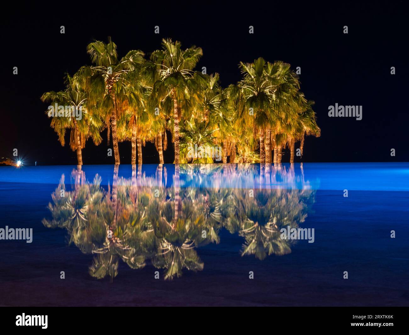 Übernachtung im Kempinski Hotel Ishtar, einem fünf-Sterne-Luxusresort am Toten Meer, inspiriert von den hängenden Gärten von Babylon, Jordanien, Nahost Stockfoto