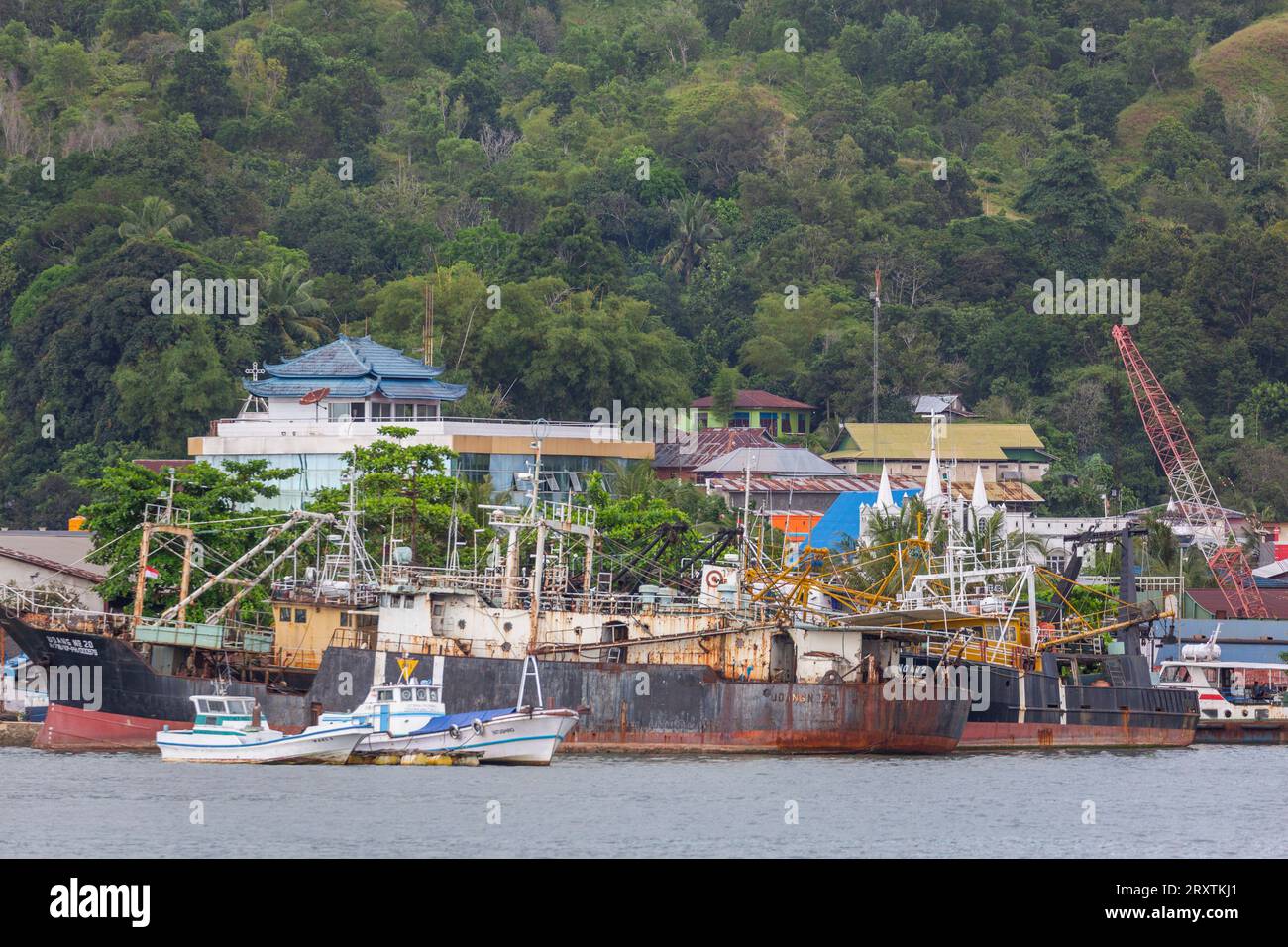 Der Hafen in der Stadt Sorong, der größten Stadt und Hauptstadt der indonesischen Provinz Südwest-Papua, Indonesien, Südostasien, Asien Stockfoto