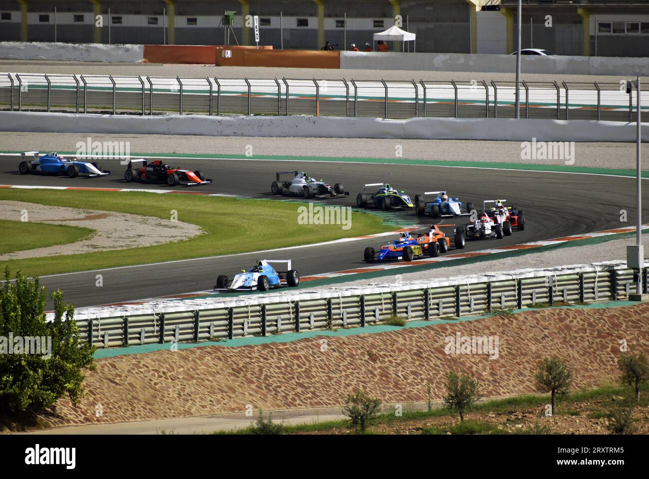 Aufregende Formel-4-Rennen auf dem Ricardo Tormo Circuit, Cheste Stockfoto