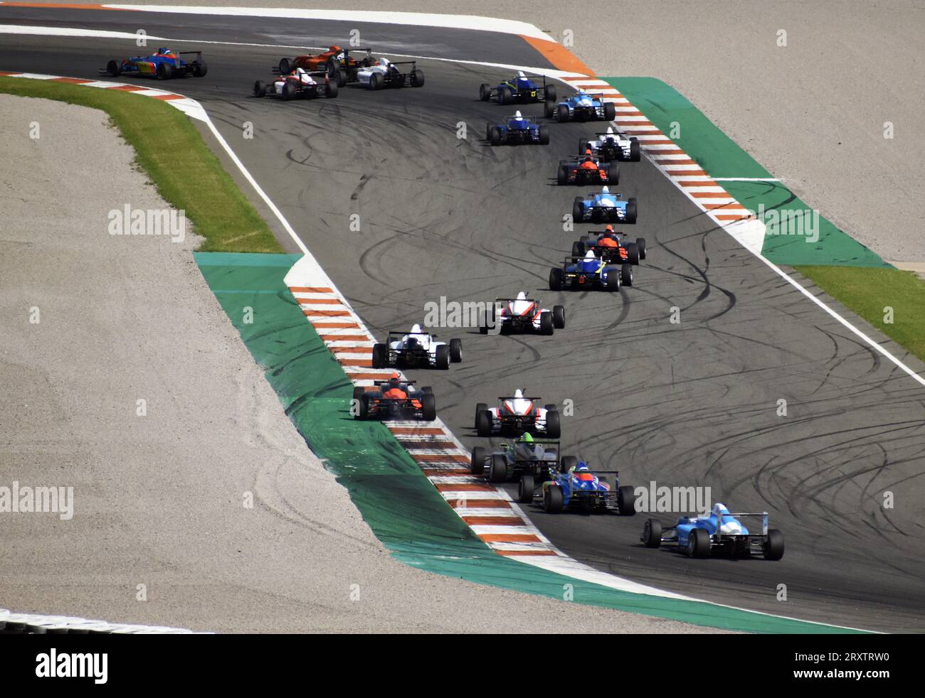 Aufregende Formel-4-Rennen auf dem Ricardo Tormo Circuit, Cheste Stockfoto