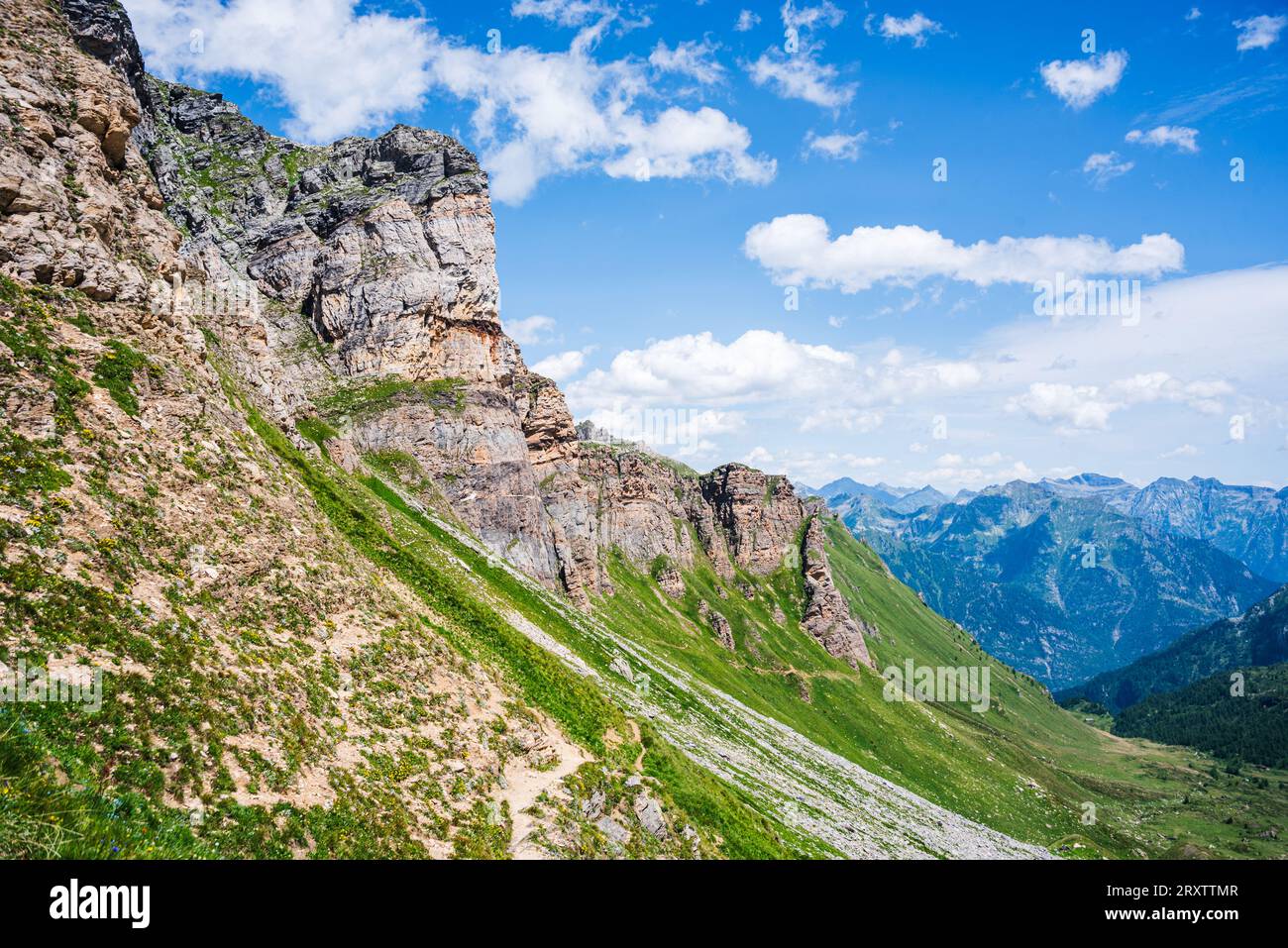 Beeindruckende alpine Klippen des Passo Valtendra (Veglia-to-Devero), Alpe Veglia, Piemont (Piemont), Italien, Europa Stockfoto
