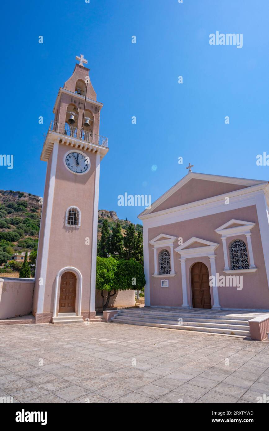 Blick auf die Kirche Ieros Naos Metamorfosis tou Sotiros, Peratata, Kefalonia, Ionische Inseln, griechische Inseln, Griechenland, Europa Stockfoto