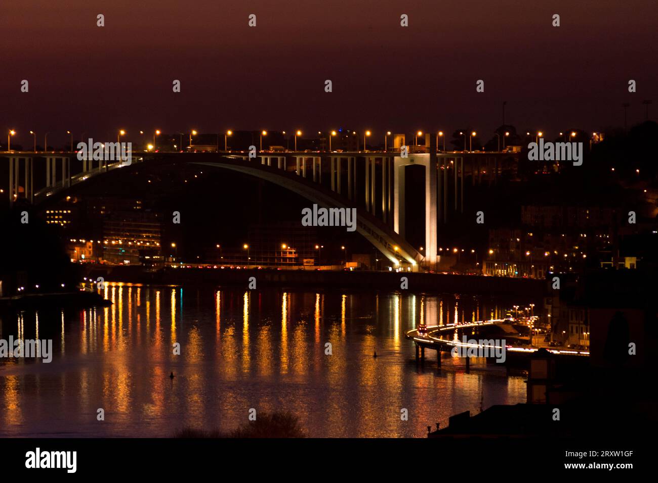 Nacht in Porto, Portugal Stockfoto