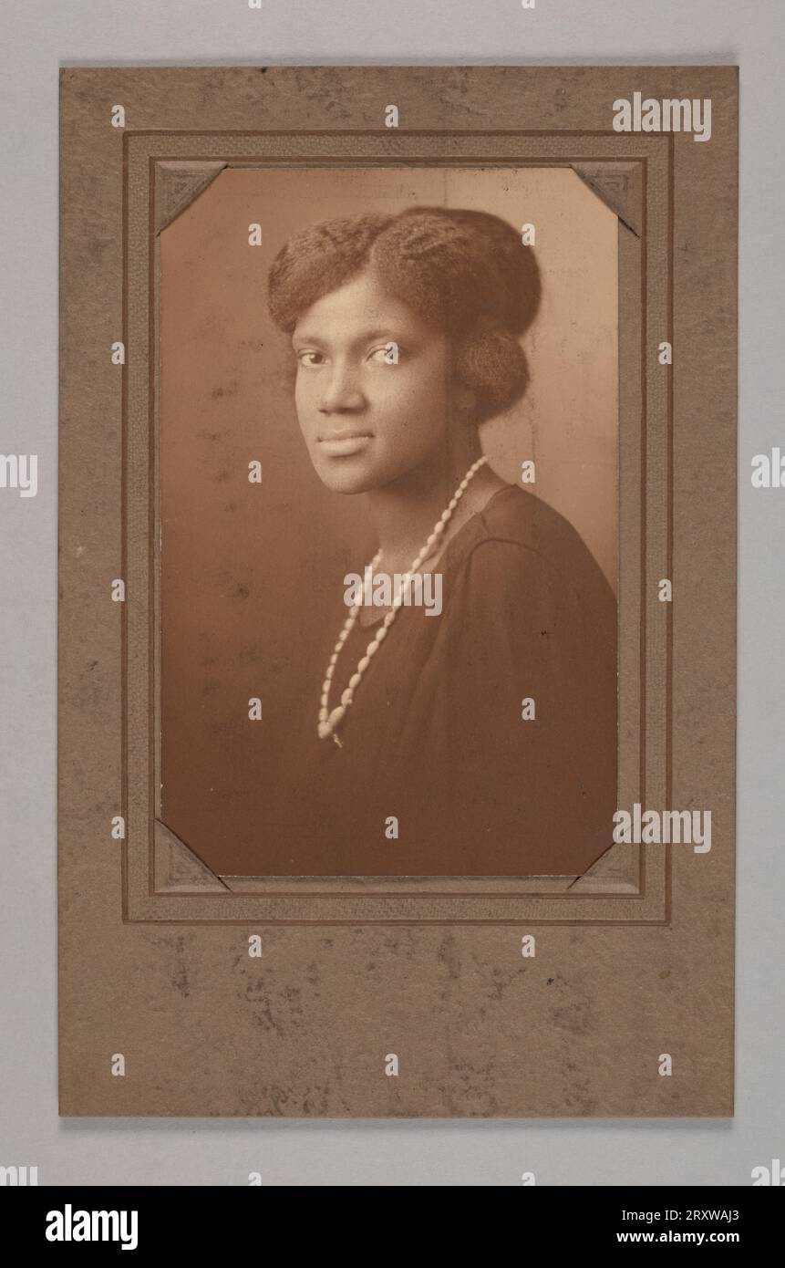 Albumdruck einer unbekannten Frau Anfang des 20. Jahrhunderts Stockfoto