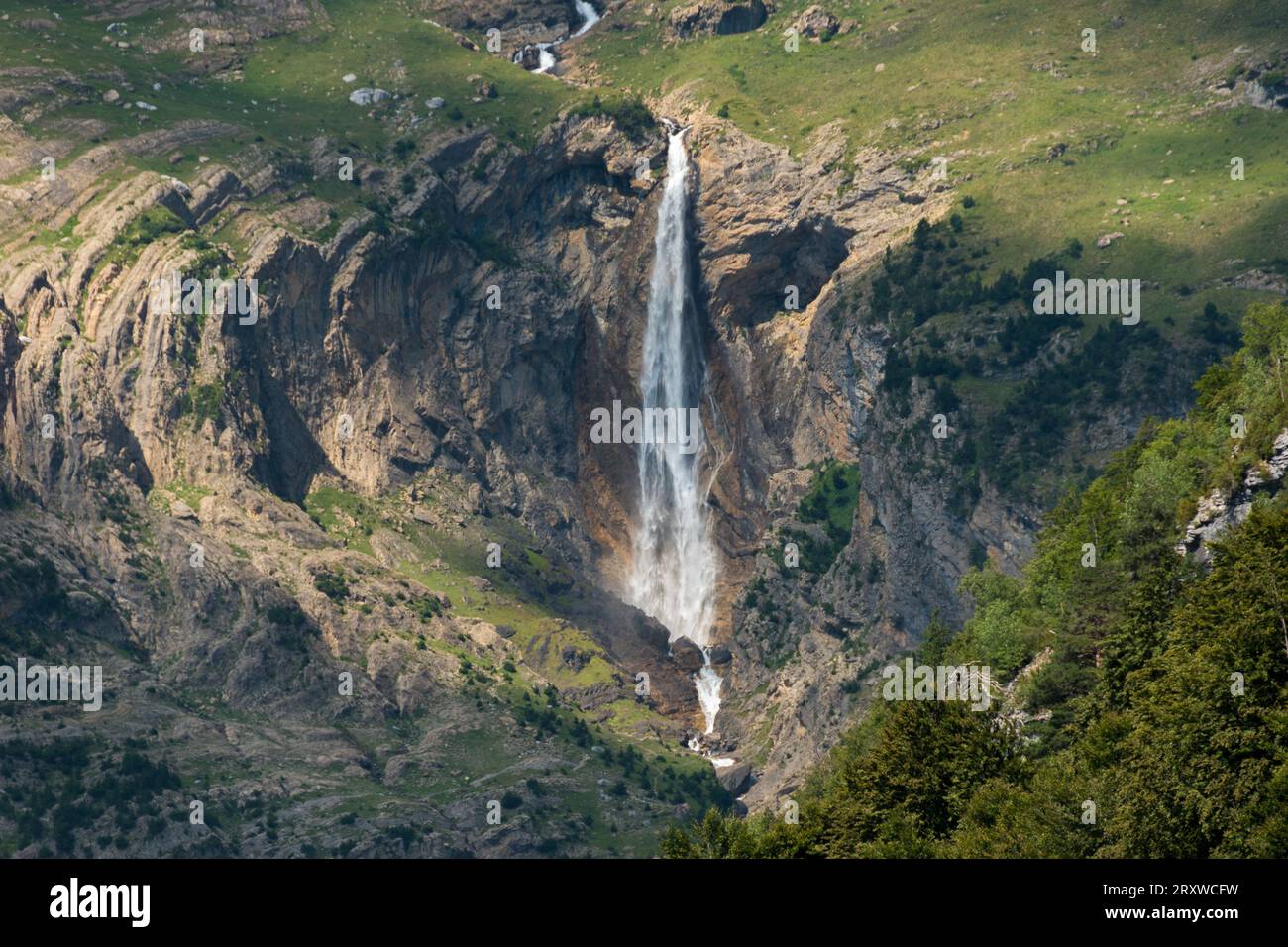 Kostbarer Wasserfall des monte perdido Stockfoto
