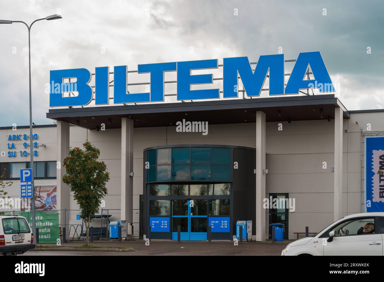Außenansicht des Biltema-Geschäfts in Lahti, Finnland. Juli 30, 2023. Stockfoto