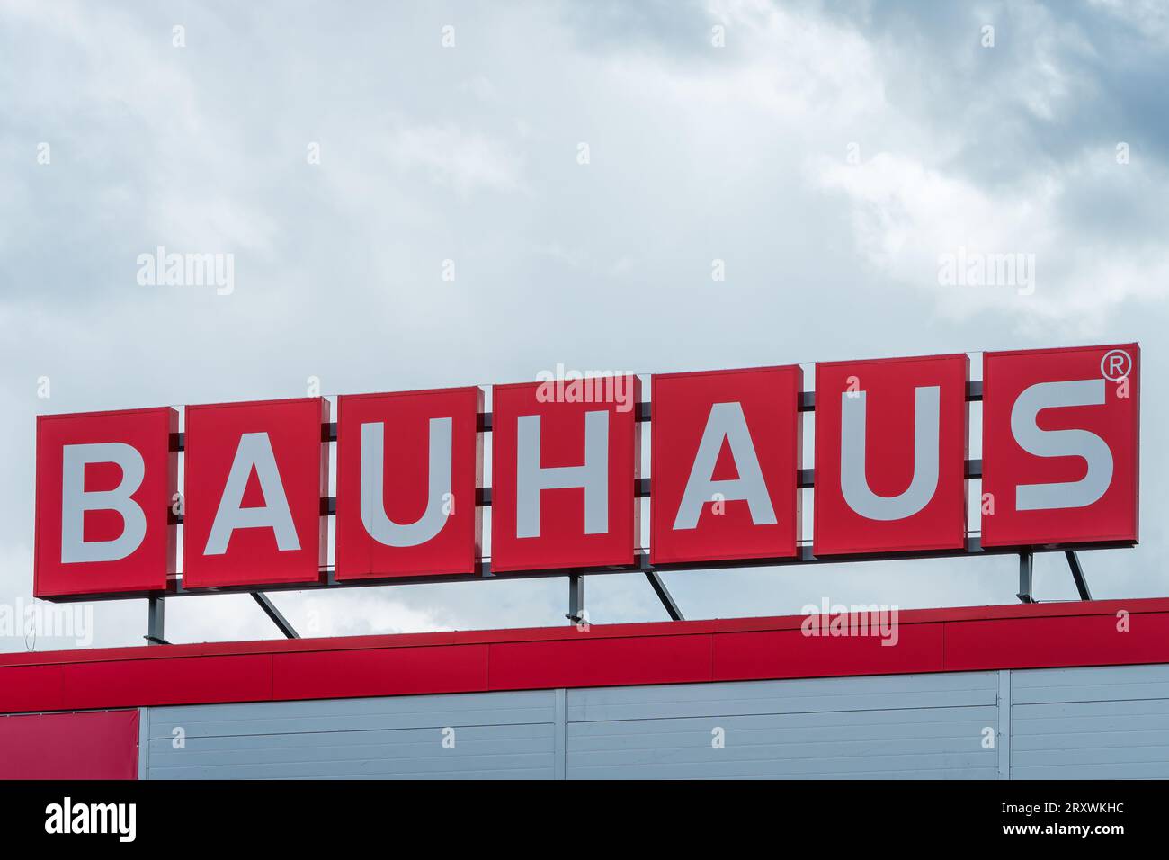 Bauhauswarengeschäft schließen Nahaufnahme in Lahti, Finnland. Juli 30, 2023. Stockfoto