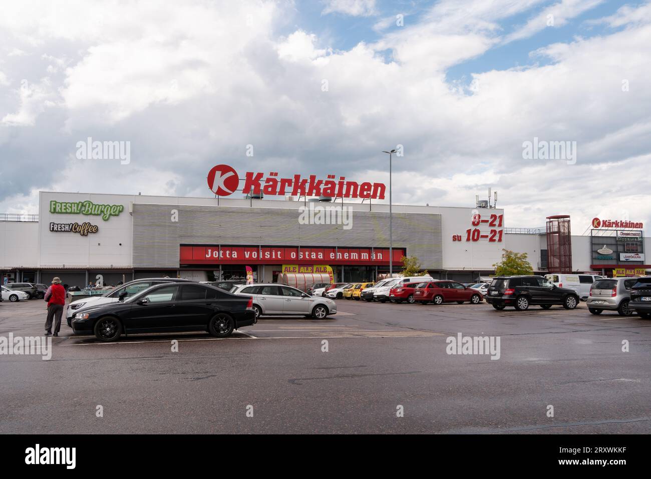 Kärkkäinen Einkaufszentrum in Lahti, Finnland. Juli 30, 2023. Stockfoto