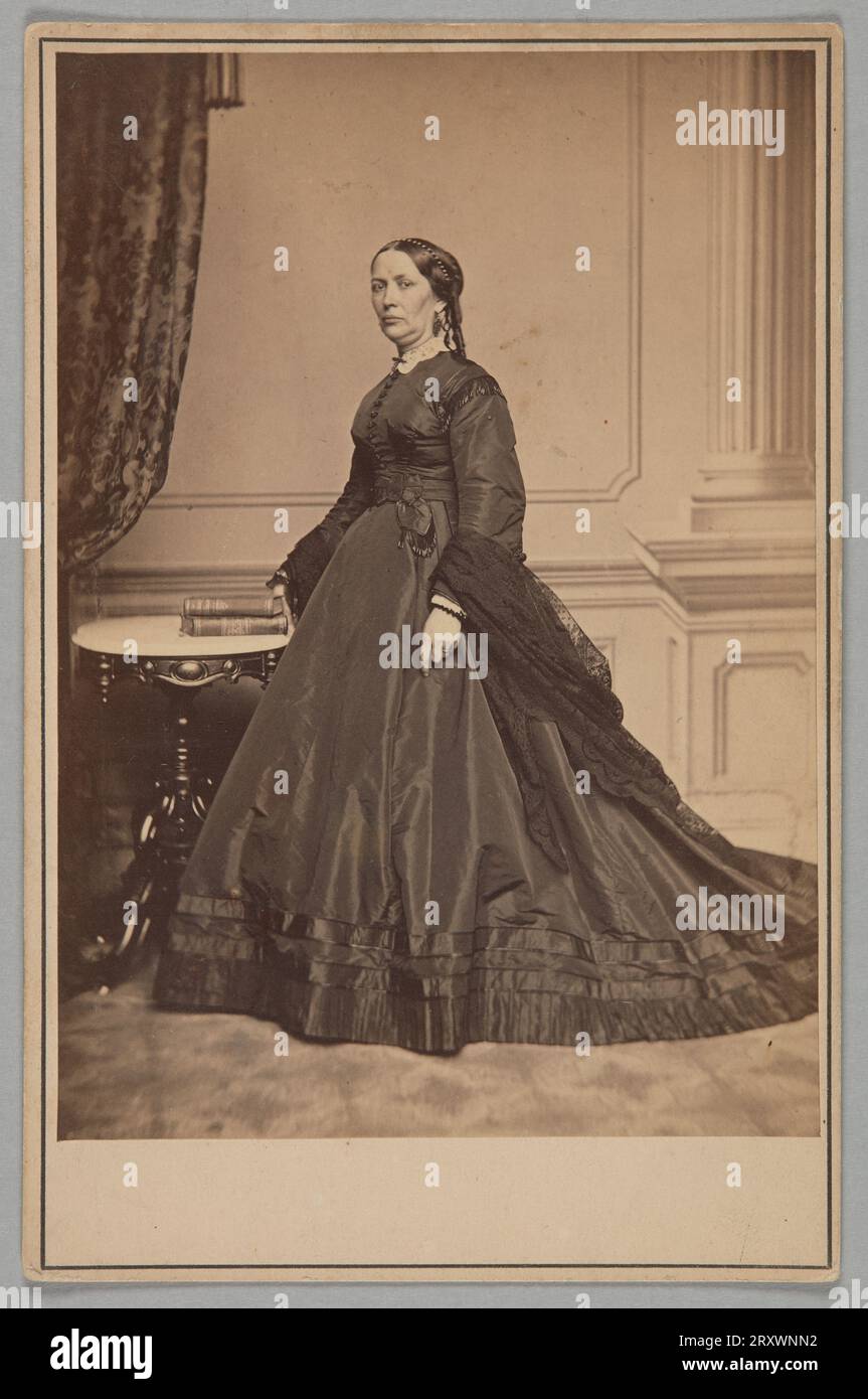 Kabinettkarte von Mary Jane Hale Welles in einem Trauerkleid von Elizabeth Keckley 1866 Stockfoto