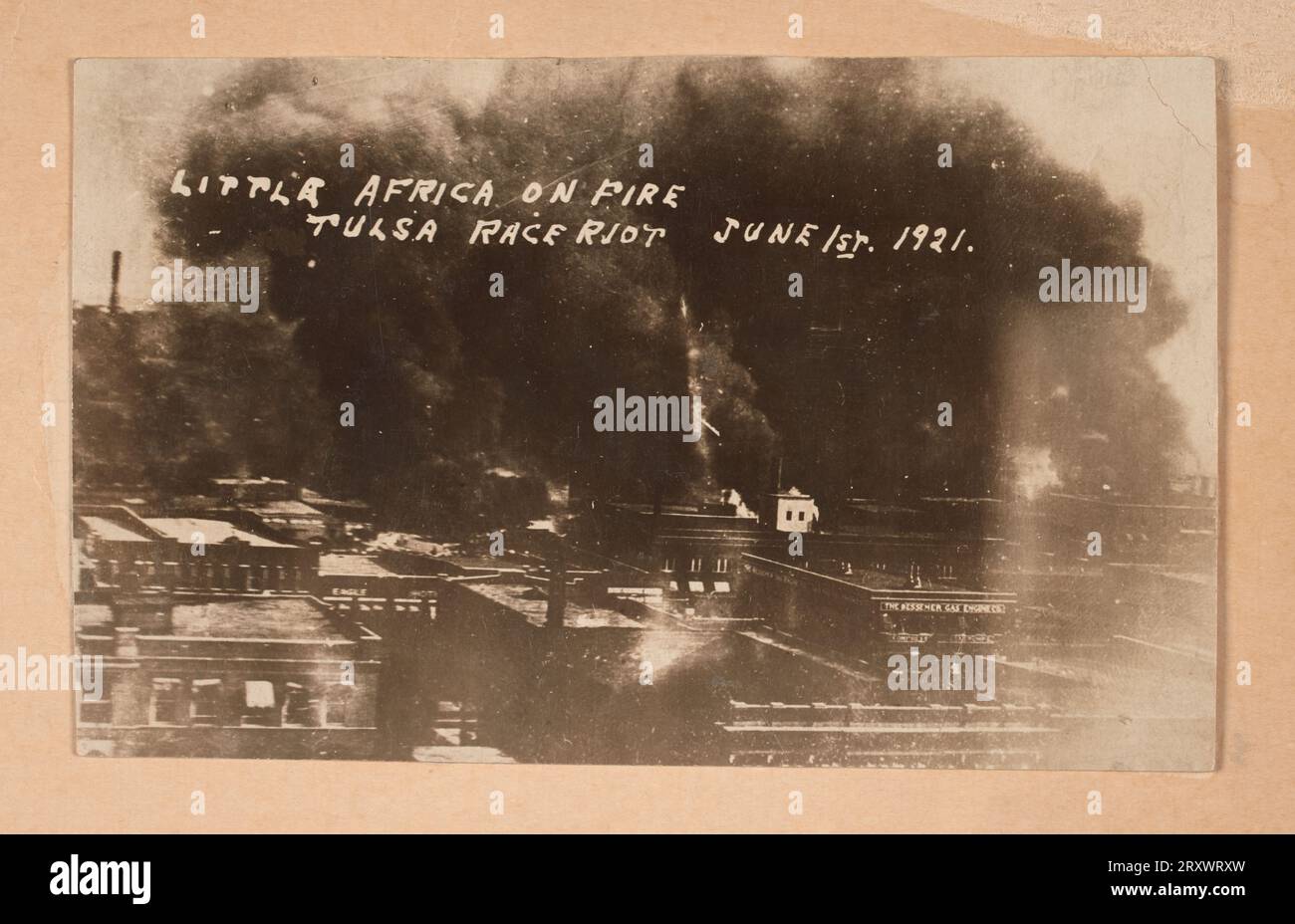 LITTLE AFRICA ON FIRE TULSA RACE RIOT 1. JUNI. 1921. 1. Juni 1921 Stockfoto