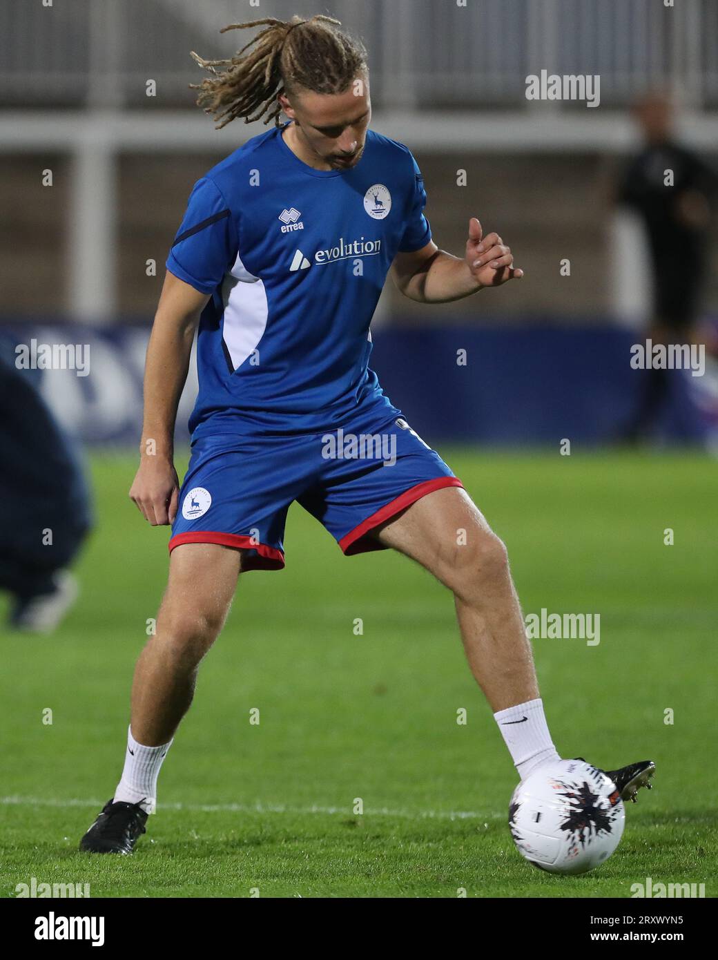 Kieran Burton von Hartlepool United erwärmt sich während des Spiels der Vanarama National League zwischen Hartlepool United und Solihull Moors im Victoria Park, Hartlepool am Dienstag, den 26. September 2023. (Foto: Mark Fletcher | MI News) Stockfoto