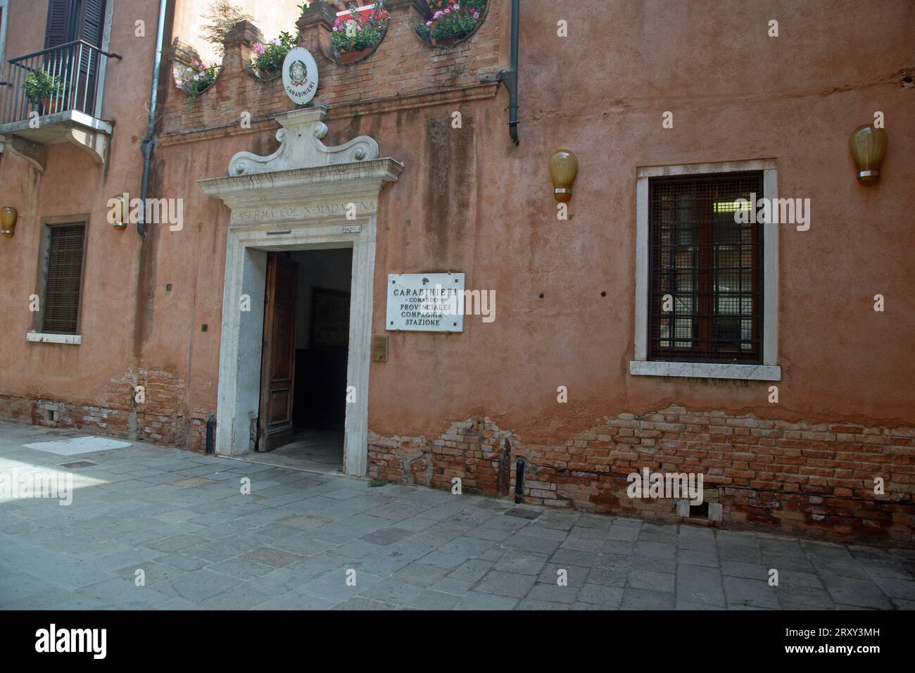 Venedig, Veneto, Italien, 12. September 2023, Polizeiwache in der Stadt Stockfoto