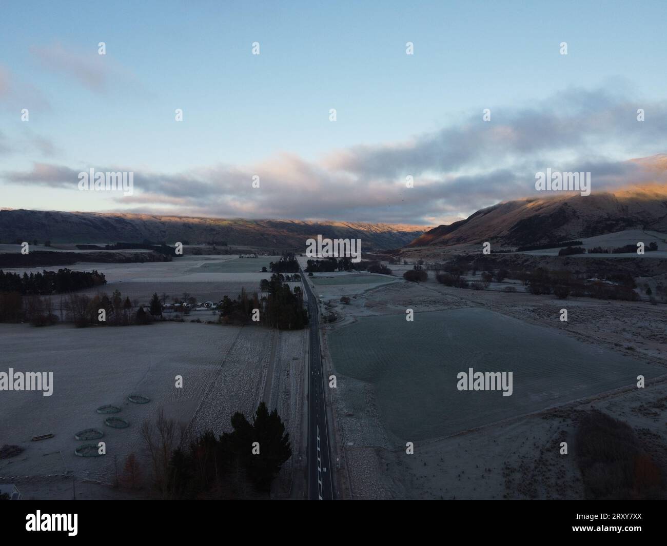 Drohnenaufnahme eines eisigen morgens über Central Otago bei Garston Stockfoto