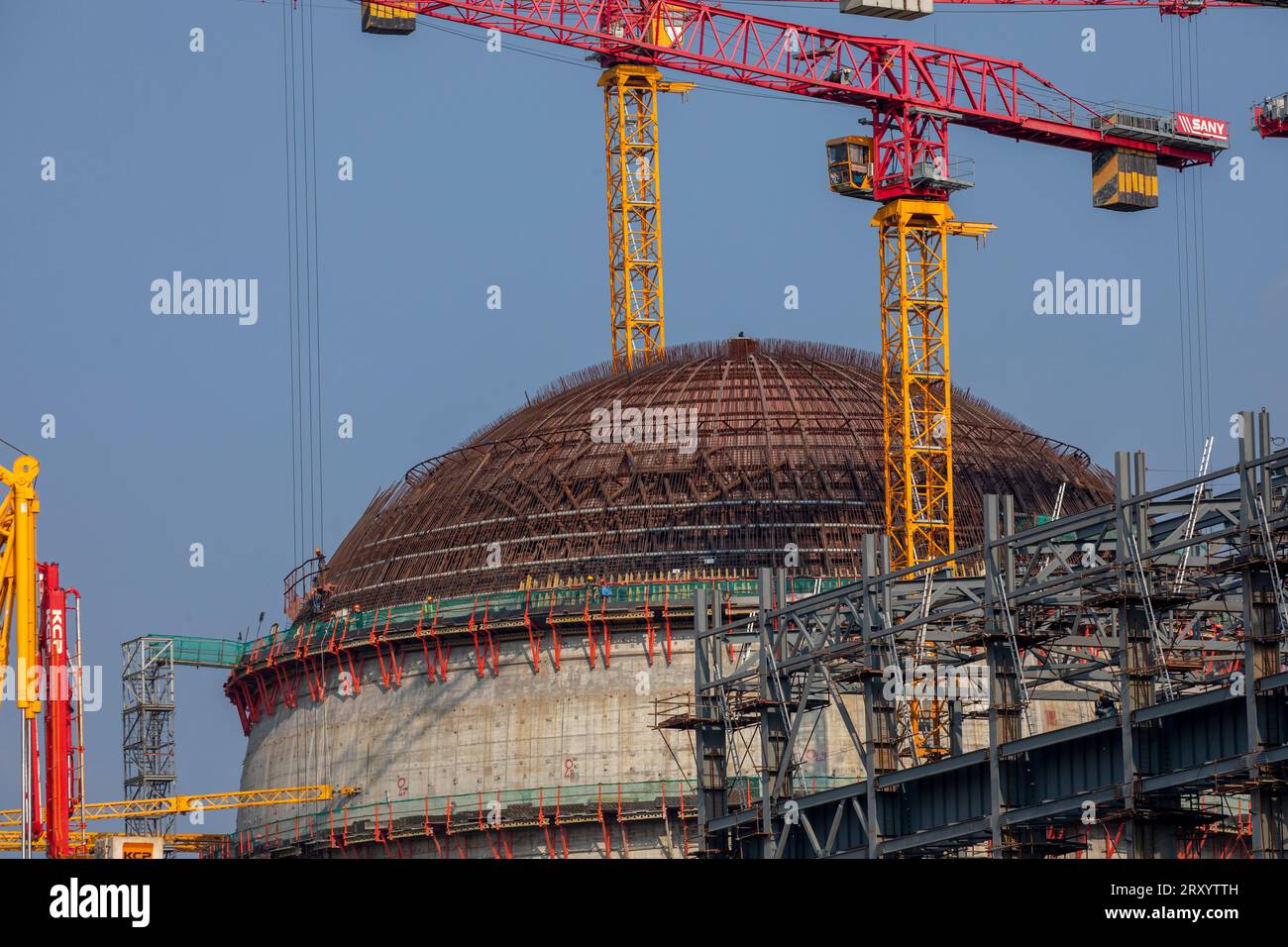 Bau des Kernkraftwerks Rooppur, eines Kernkraftwerks mit 2,4 GWe in Bangladesch. Das Kernkraftwerk wird in Rooppur gebaut Stockfoto