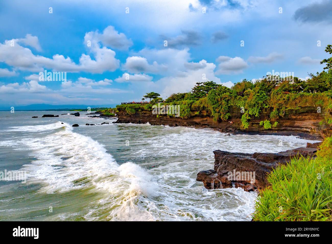 Küste von Pura Luhur Uluwatu. Bali. Indonesien Stockfoto