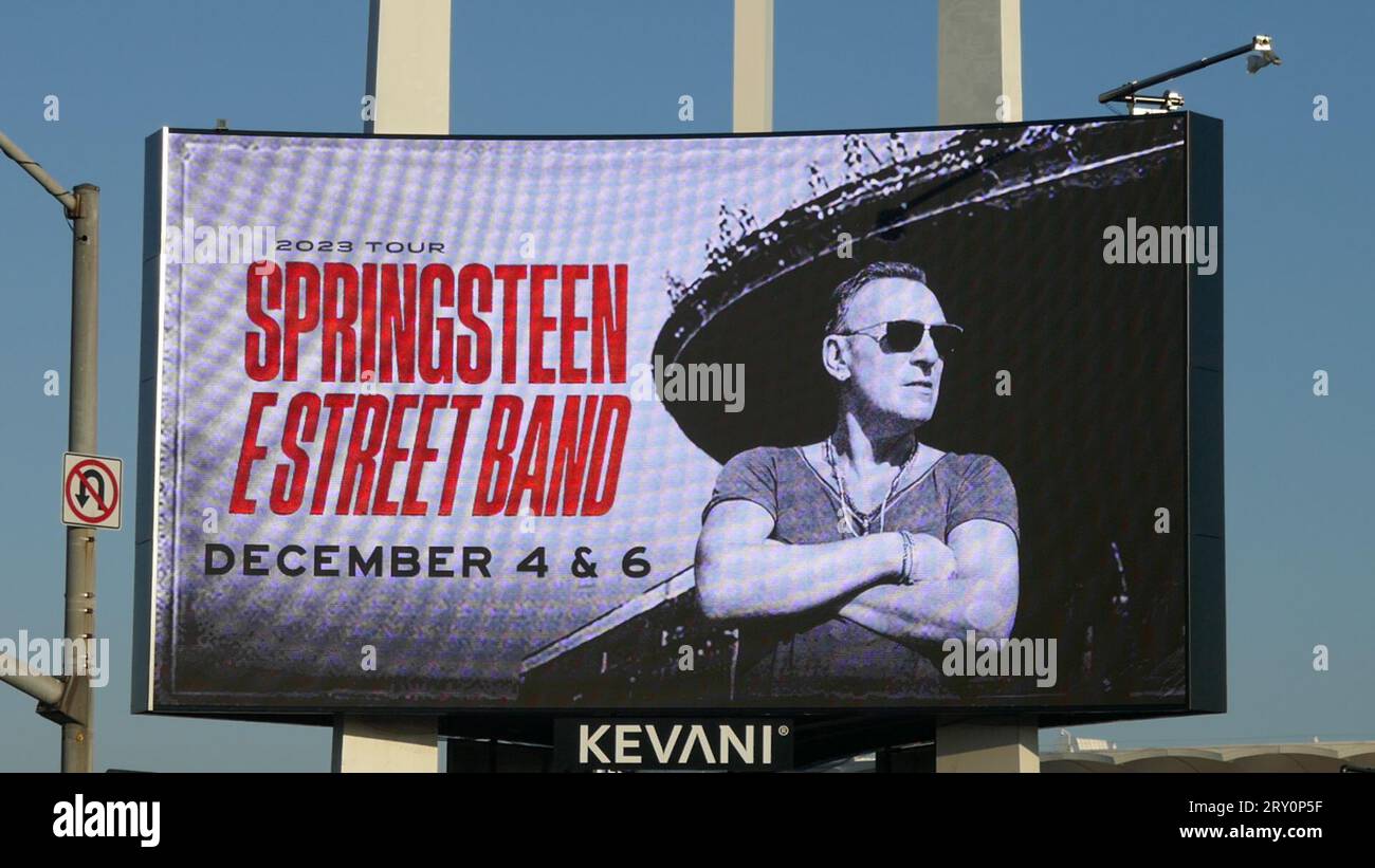 Inglewood, Kalifornien, USA 23. September 2023 Bruce Springsteen und E Street Band Konzerte Marquee auf Kia Forum am 23. September 2023 in Inglewood, Kalifornien, USA. Bruce Springsteen gab heute aus gesundheitlichen Gründen bekannt, dass er alle 2023 Konzerte absagen wird. Foto von Barry King/Alamy Stock Photo Stockfoto