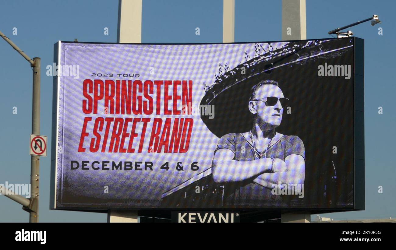 Inglewood, Kalifornien, USA 23. September 2023 Bruce Springsteen und E Street Band Konzerte Marquee auf Kia Forum am 23. September 2023 in Inglewood, Kalifornien, USA. Bruce Springsteen gab heute aus gesundheitlichen Gründen bekannt, dass er alle 2023 Konzerte absagen wird. Foto von Barry King/Alamy Stock Photo Stockfoto