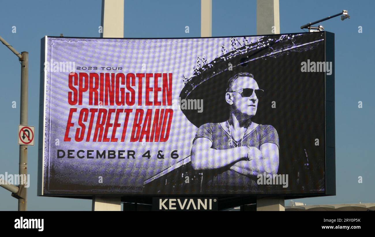 Inglewood, Kalifornien, USA 23. September 2023 Bruce Springsteen und E Street Band Konzerte Marquee auf Kia Forum am 23. September 2023 in Inglewood, Kalifornien, USA. Bruce Springsteen gab heute aus gesundheitlichen Gründen bekannt, dass er alle 2023 Konzerte absagen wird. Foto von Barry King/Alamy Stock Photo Stockfoto