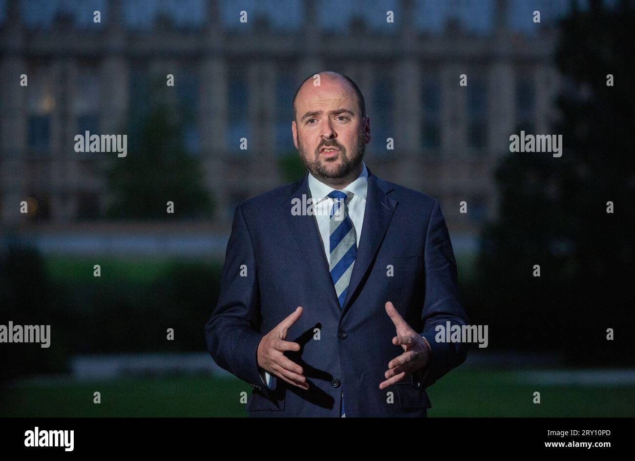 London, Vereinigtes Königreich. September 28 2023. Verkehrsminister Richard Holden ist in Westminster zu sehen, wie er in Frühstücksshows auftritt. Credit: Tayfun Salci / Alamy Live News Stockfoto