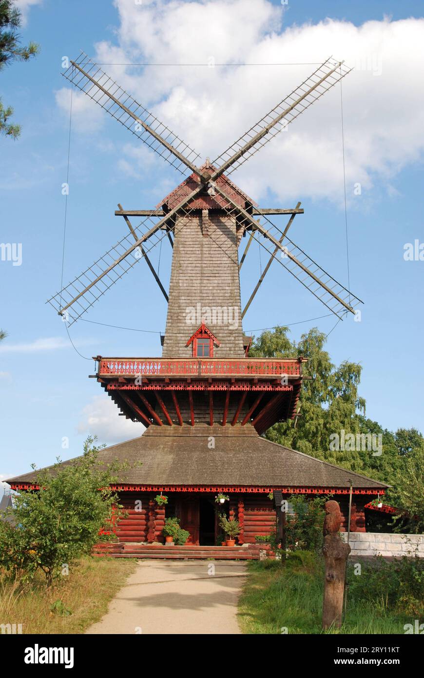 11.09.2009 Gifhorn/Mühlenmuseum Deutschland/Niedersachsen/Gifhorn/Internationales Mühlenmuseum/Ukrainische Windmühle *** 11 09 2009 Gifhornmuseum Deutschland Niedersachsen Gifhorn Internationales Mühlenmuseum Ukrainische Windmühle Stockfoto