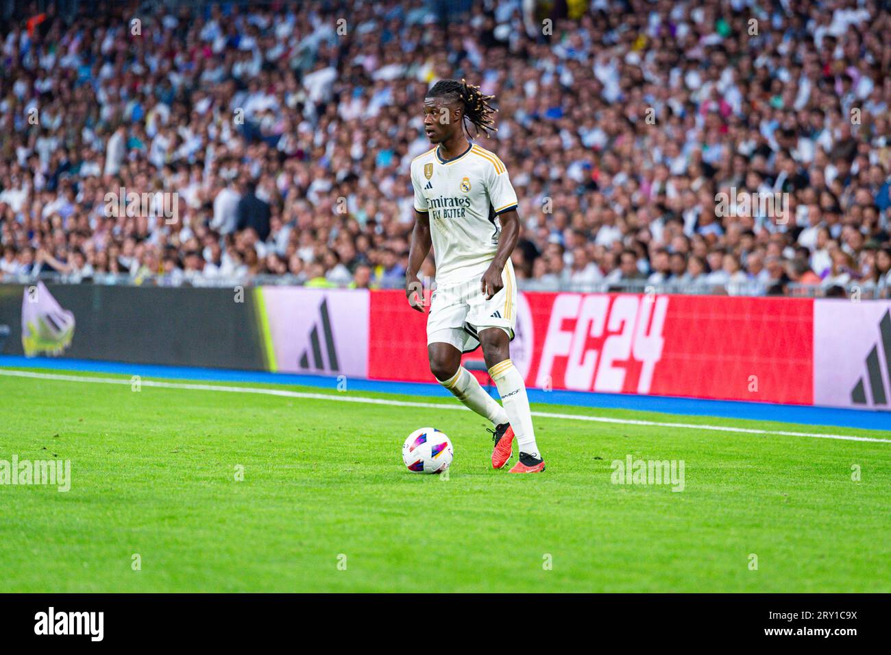 Eduardo Camavinga (Real Madrid) in Aktion während des Fußballspiels der spanischen Meisterschaft La Liga EA Sports zwischen Real Madrid und Las Palmas im Bernabeu Stadion. Real Madrid 2 : 0 Las Palmas (Foto: Alberto Gardin/SOPA Images/SIPA USA) Credit: SIPA USA/Alamy Live News Stockfoto