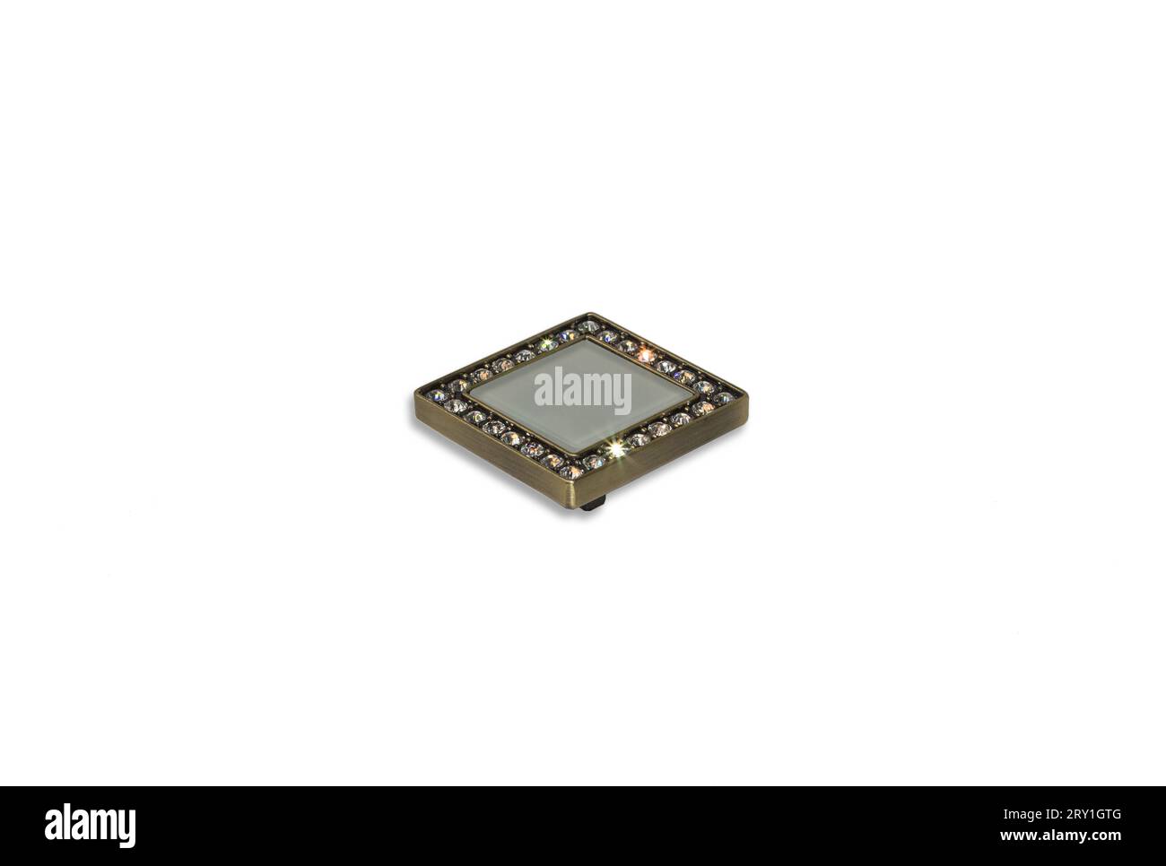 Glamouröser neuer moderner Türknauf mit Glitzersteinchen isoliert auf Weiß Stockfoto