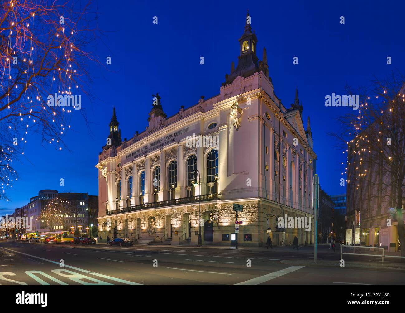 Berliner Kantstraße Theater des Westens in der Abenddämmerung Stockfoto