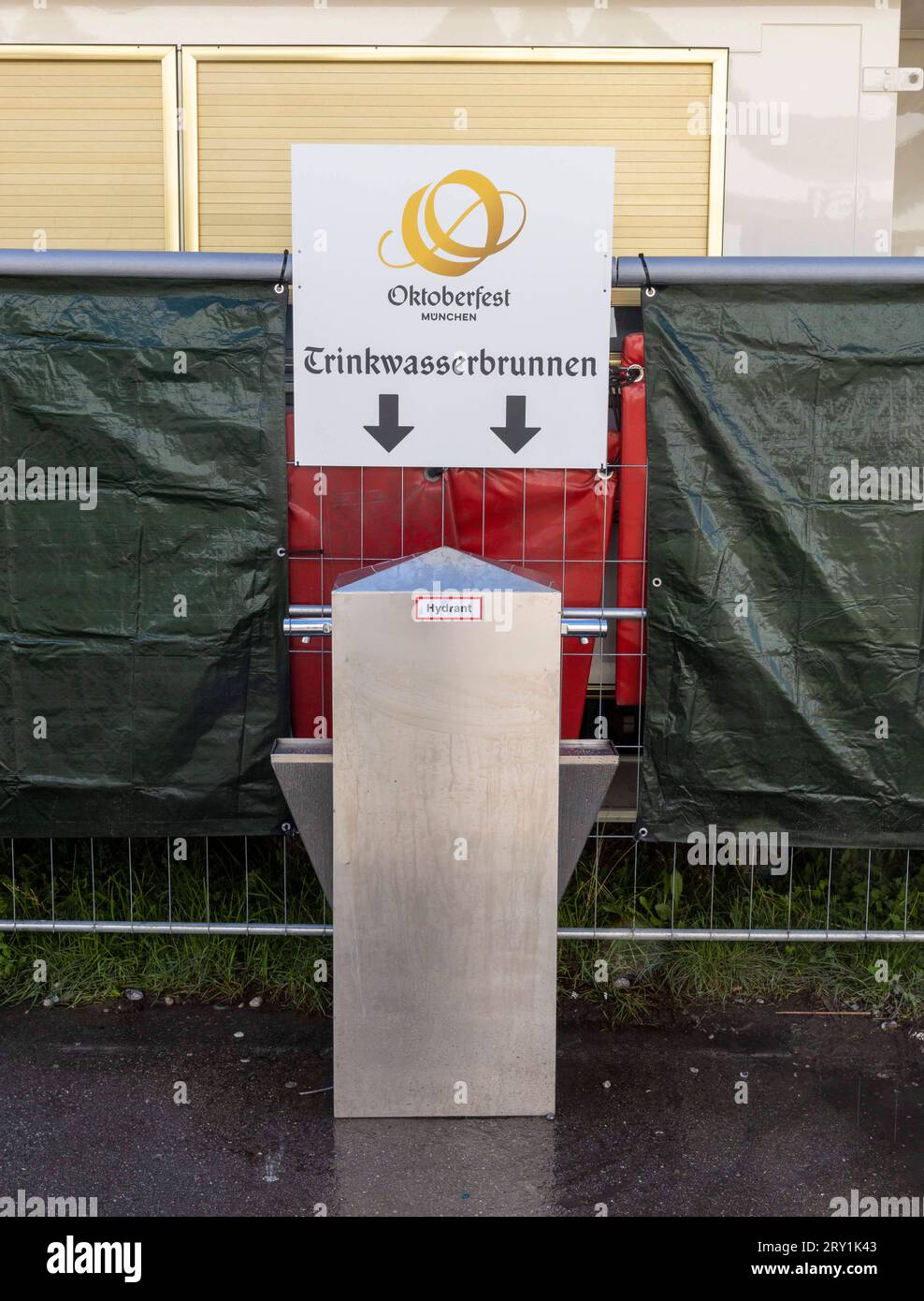 Trinkwasserbrunnen hydrant auf dem oktoberfest wiesn in m nchen datum