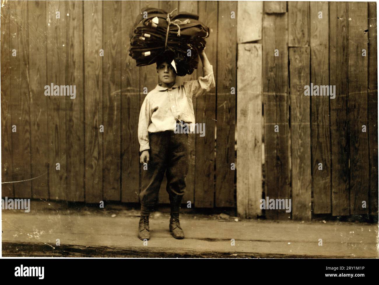 Philip Deacon, ca. 10 Jahre alt, Boston, Massachusetts, 1912 Philip Descon, 34 Charter Street, ca. 10 Jahre alt. Ich wusste weder das Alter (noch den Namen sehr gut). Standort: Boston, Stockfoto