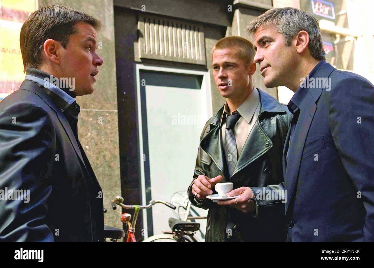 OCEAN's TWELVE 2004 Warner Bros. Pictures Film mit von links: Matt Damon, Brad Pitt, George Clooney Stockfoto