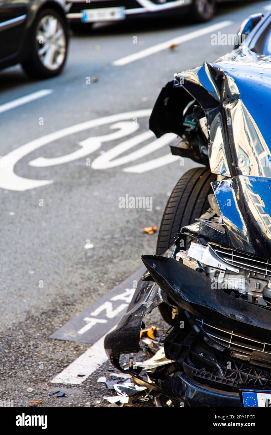 Abgestürztes Auto Stockfoto