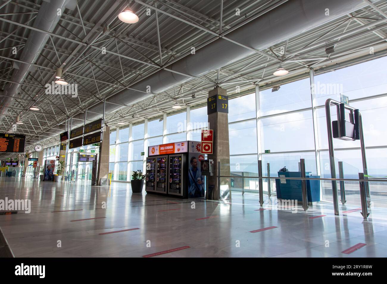 Europa, Spanien, Kanarische Inseln, Fuerteventura. Puerto del Rosario. Der Flughafen Fuerteventura El Matorral ist während des COVID-Zeitraums desertiert Stockfoto