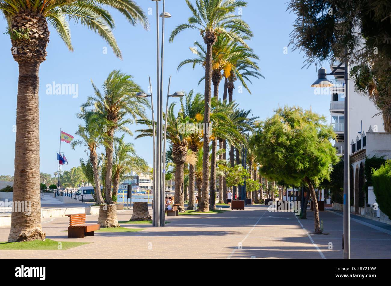 SANTIAGO DE LA RIBERA, SPANIEN - 10. JUNI 2022 wunderschöne Promenade in der Küstenstadt Santiago de la Ribera in der Provinz Murcia Stockfoto