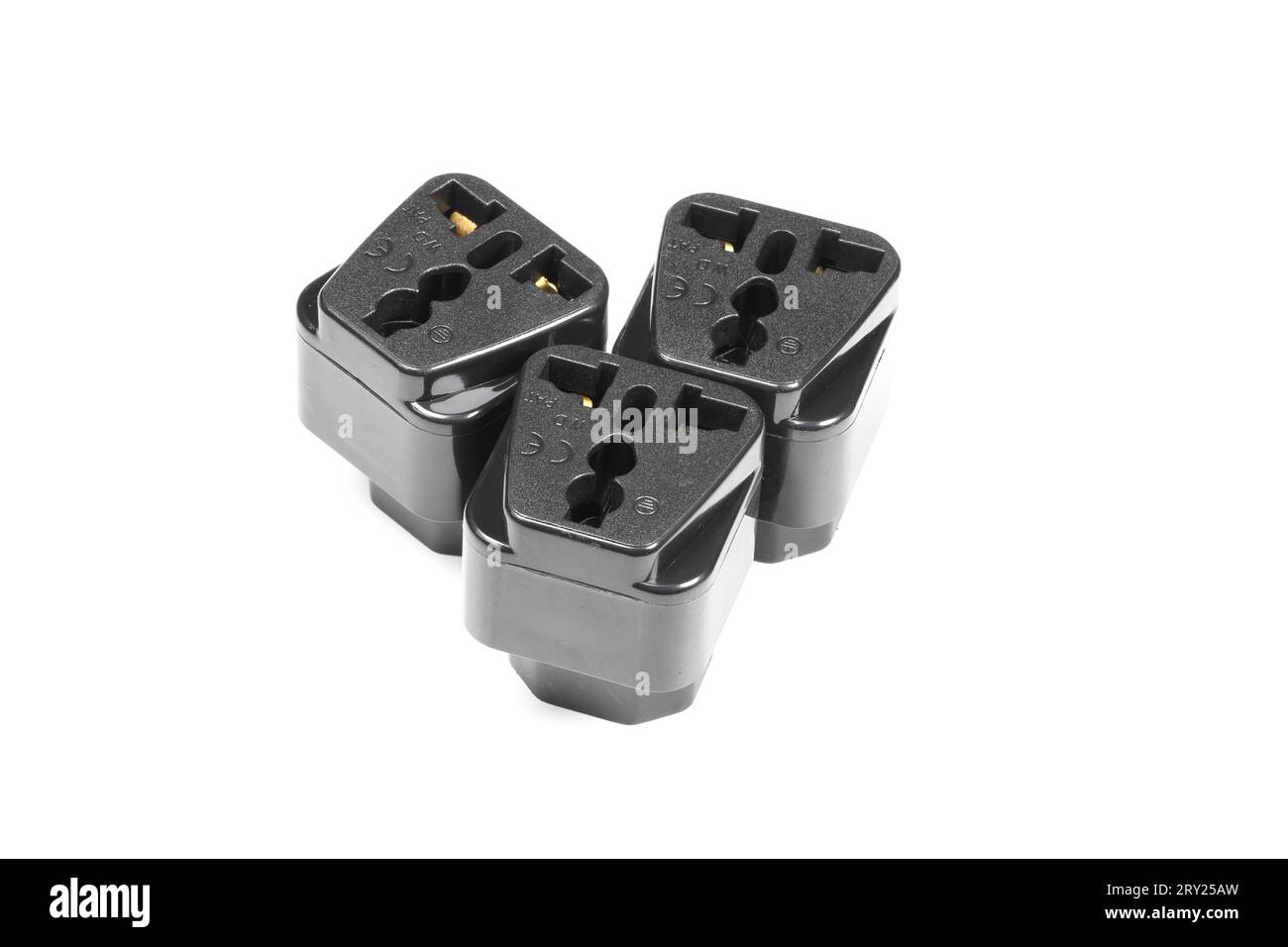 IEC-Steckverbinder, APC-Adapter IEC320 C14-Stecker auf Universal-Buchse zur Umwandlung von Wechselstrom für Haushaltszwecke und ähnliche allgemeine Zwecke. Adapter für den Anschluss. Stockfoto