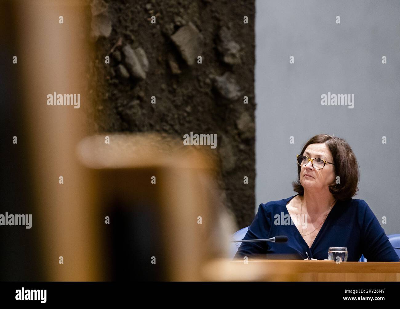 DEN HAAG - Conny Helder, scheidende Ministerin für Langzeitpflege und Sport, während einer Debatte im Repräsentantenhaus über die Zukunft der Altenpflege. Eine Kürzung von 225 Millionen Euro in der Altenpflege im nächsten Jahr wurde vom Gesundheitsministerium aufgehoben. Ein großer Teil der Opposition im Repräsentantenhaus hatte darauf bestanden. ANP SEM VAN DER WAL niederlande raus - belgien raus Stockfoto