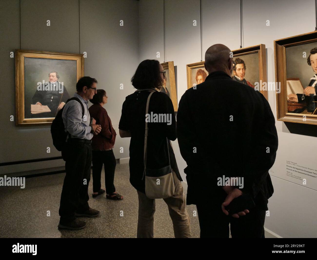 Einweihung des dritten Ausstellungsprojekts des Jahres in der Accademia Carrara mit einem Konzert in Anwesenheit des Bürgermeisters Giorgio Gori. Ein Wechsel zwischen Wahrheit und Darstellung zwischen Malerei und Musik. Stockfoto