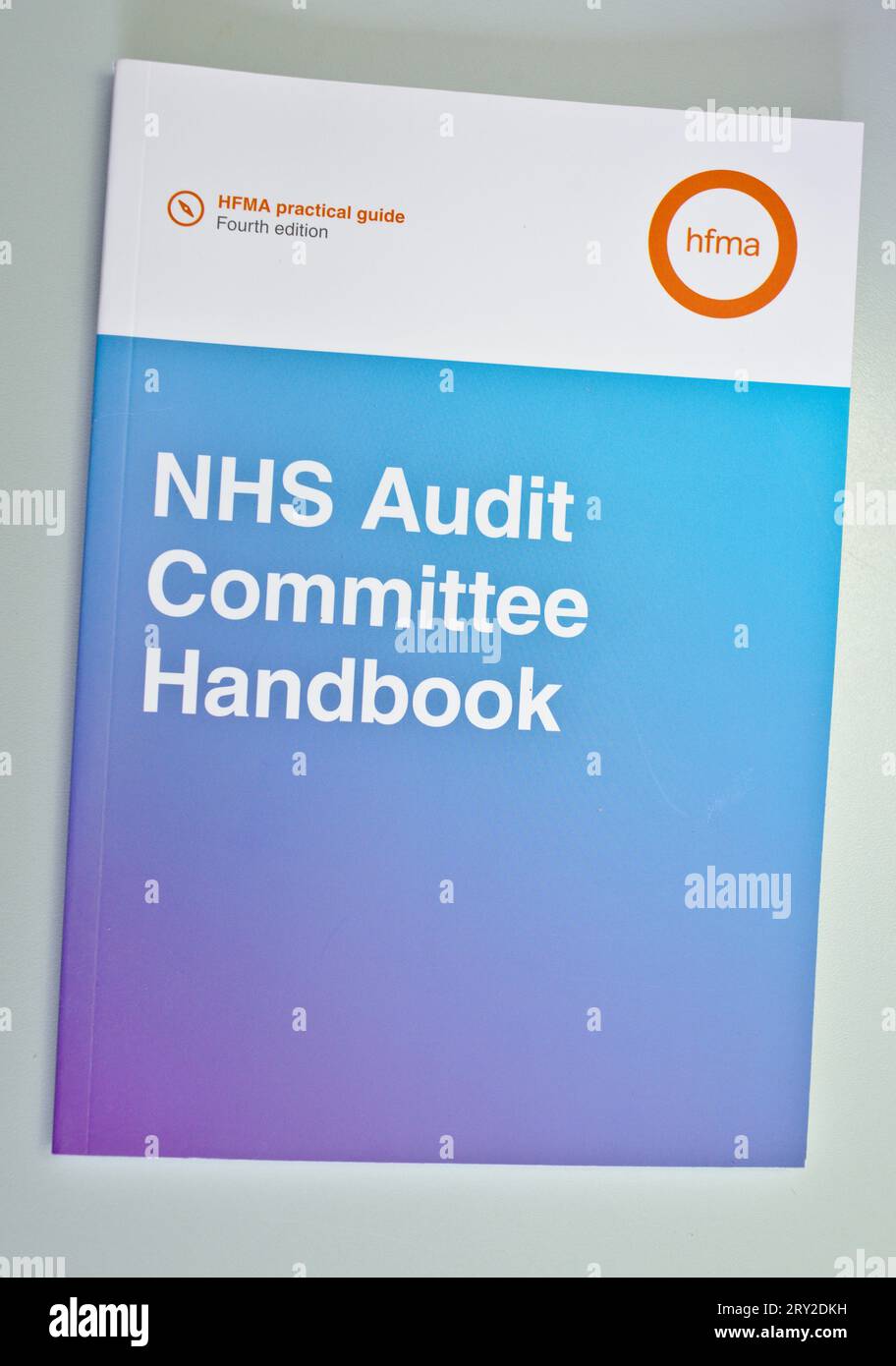 HFMA-Handbuch zur NHS-Prüfung für Finanzpersonal im Gesundheitswesen Stockfoto
